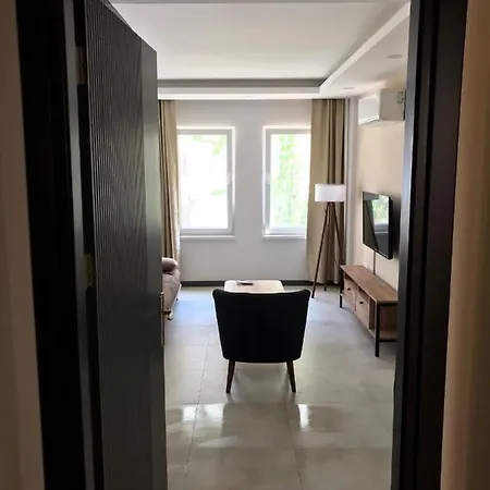 Nazlican Bahce Kat Lejlighed